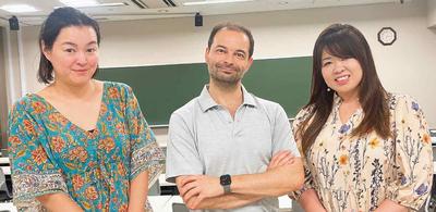 安發明子さん，セバスチャン・ブロショさん，助産師ミッキー（清水幹子）